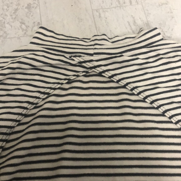 Long sleeve crop top, open back - Picture 3 of 3